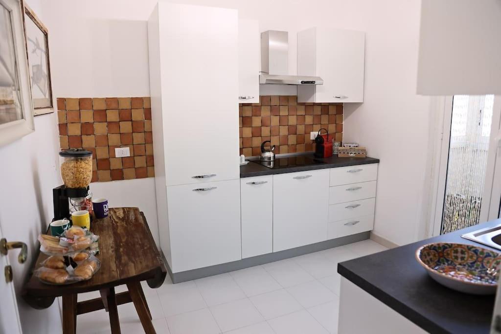 Apartament La Casa Del Maggiore, Tra Mare E Centro Palermo Zewnętrze zdjęcie